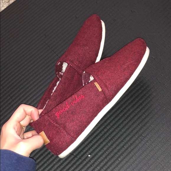 Toms Red ‘Good Vibes’ Slip-on (EUC) - Picture 2 of 4